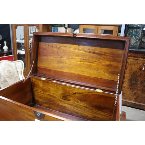 156 - Modern wooden storage trunk, carry handles to the sides, approx 43cm H x 94cm W x 50cm D