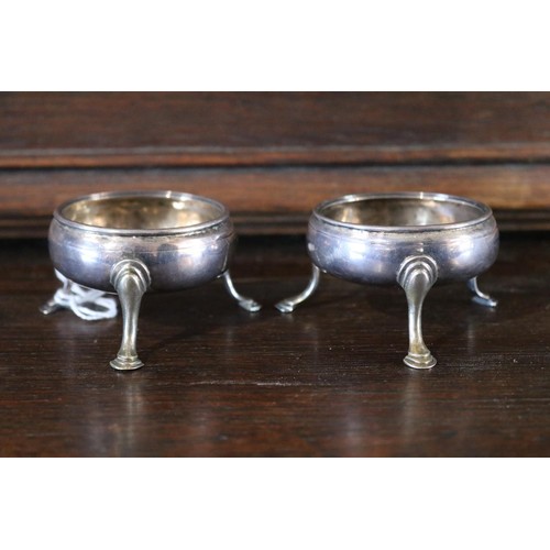 707 - Pair of Antique George III hallmarked sterling silver cauldron salts by John Mewburn, London 1809 - ... 