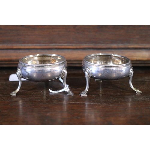 707 - Pair of Antique George III hallmarked sterling silver cauldron salts by John Mewburn, London 1809 - ... 