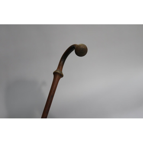 731 - Wooden walking stick, split to handle, approx 87cm L