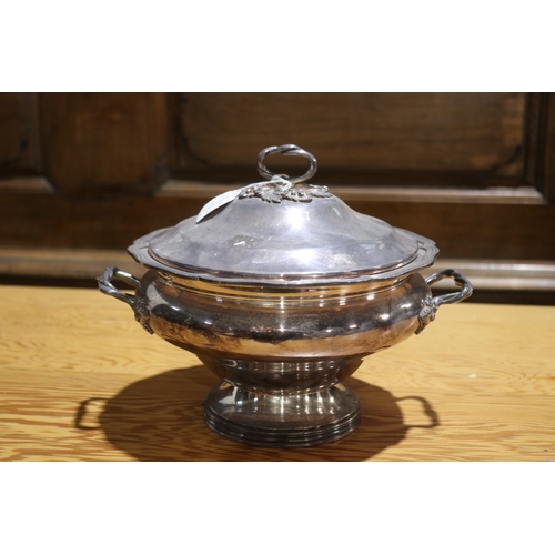 241 - Fine antique French twin handled  lidded soup tureen, unmarked, approx 22cm H x 29cm W