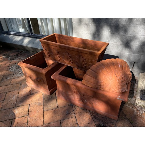 800 - Terracotta planters and wall mount shell planter (4)