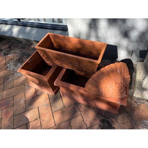 800 - Terracotta planters and wall mount shell planter (4)