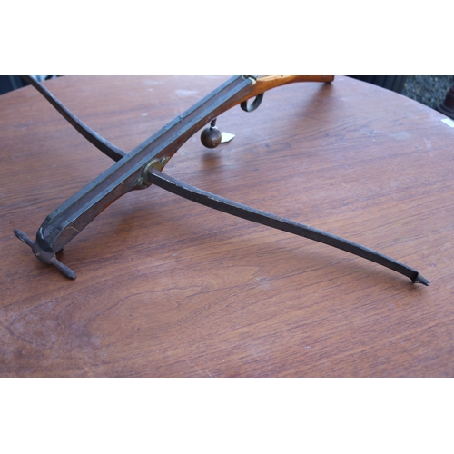 769 - Continental 19th century target crossbow of high quality. Heavy steel bow of 92cm, brass mounted woo... 