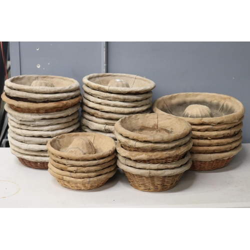 387 - Huge assortment of vintage French circular bread proofing baskets, approx 45cm Dia and smaller (38)