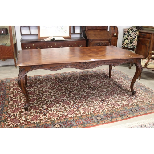 392 - French Louis XV style parquetry topped dining table, with well carved cabriole legs, approx 77cm H x... 