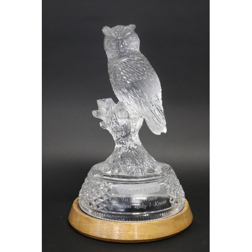 113 - Rare custom made Fred Curtis Waterford crystal owl figure on wooden base, signed Fred Curtis Waterfo... 