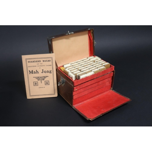 125 - Van Foong Ziangmanuaf mahjong set of bone & bamboo, in leather case, case approx 14cm H x 20cm W x 1... 