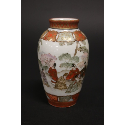 141 - Antique Japanese Kutani vase, decorated with nobles, approx 12cm H