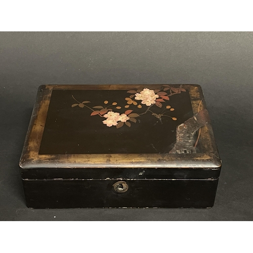 510 - Antique  Meiji period 1886-1912 lacquer ware with mother of pearl shell inlaid decoration, approx 6.... 