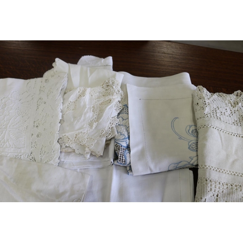 476 - Collection of antique French linen to include table cloths, etc