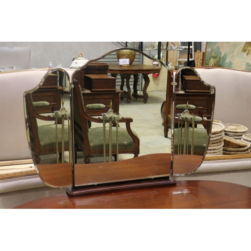 411 - Kidney shaped dressing table, approx 130cm H x 108cm W x 50cm D