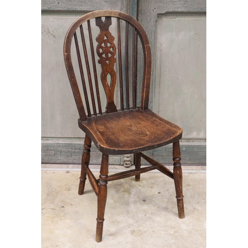 414 - Antique Windsor cottage chair