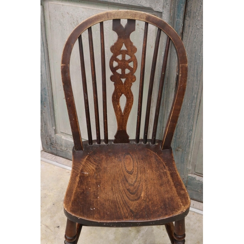 414 - Antique Windsor cottage chair