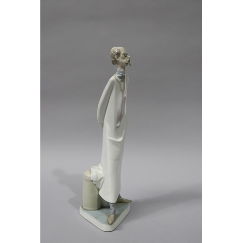 65 - Lladro The Doctor, approx 36cm H