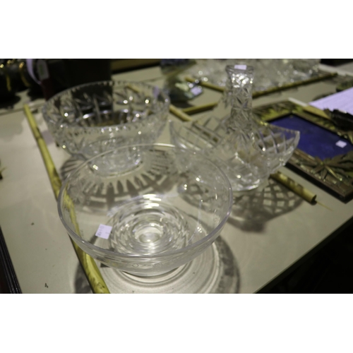 200 - Stuart crystal bowl along with a cut crystal basket, and cut crystal bowl, approx 22.5cm Dia and sma... 