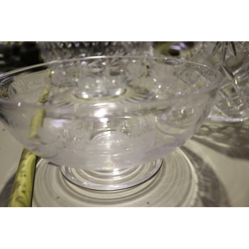 200 - Stuart crystal bowl along with a cut crystal basket, and cut crystal bowl, approx 22.5cm Dia and sma... 