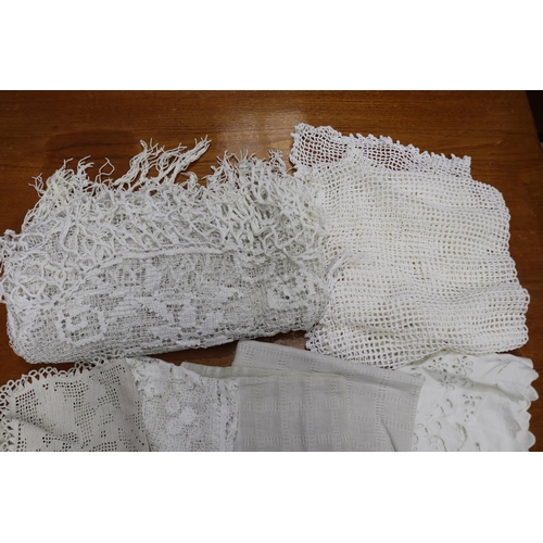 313 - French linen and lace, doilies, table cloths etc, sorry no measurements for this lot