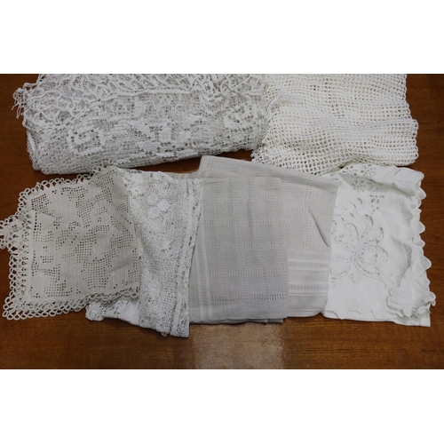 313 - French linen and lace, doilies, table cloths etc, sorry no measurements for this lot