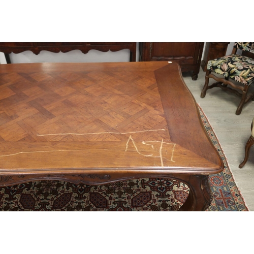 584 - French Louis XV style parquetry topped dining table, with well carved cabriole legs, approx 77cm H x... 