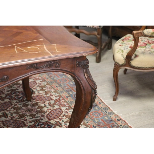 584 - French Louis XV style parquetry topped dining table, with well carved cabriole legs, approx 77cm H x... 