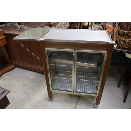603 - Vintage electric mobile Magic maid cabinet, approx 91cm H x 68cm W (closed) or 97cm W (open) x 42cm ... 