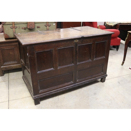 604 - Large antique 18th century English oak mule chest design coffer, with six panel front, approx 84cm H... 