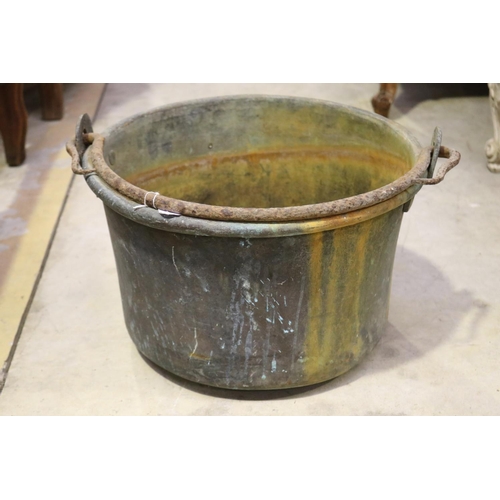 578 - Large antique French copper preserving pan with swing handle, approx 26cm H (excluding handle) x 40c... 