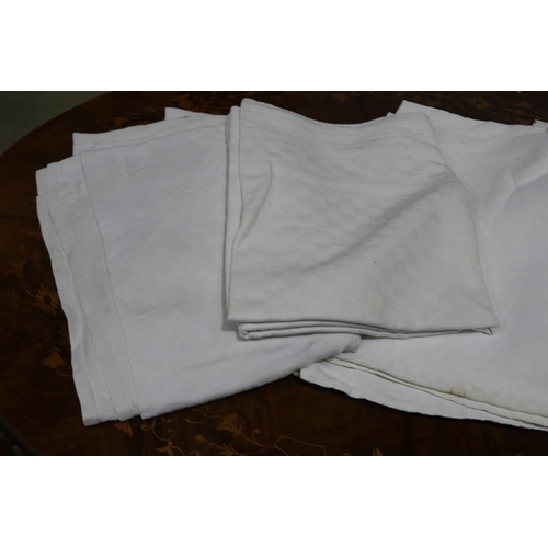 602 - Lot of four French linen sheets, sorry no measurements for this lot (4)