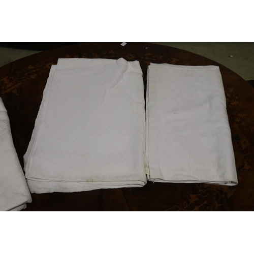 602 - Lot of four French linen sheets, sorry no measurements for this lot (4)