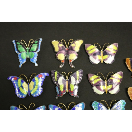 513 - Eleven vintage butterfly brooches (11)