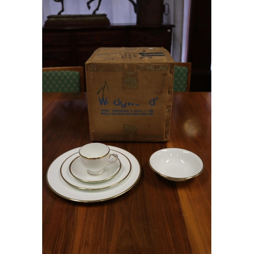 644 - Wedgwood California pattern W4377 service, comprising of 36 pieces (still contained in original purc... 