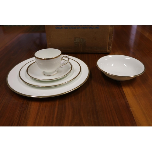 644 - Wedgwood California pattern W4377 service, comprising of 36 pieces (still contained in original purc... 