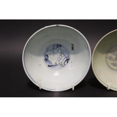 57 - Three early antique Thai Antique Sawankhalok & Ayetthaya blue and white bowls, approx 16cm Dia and s... 