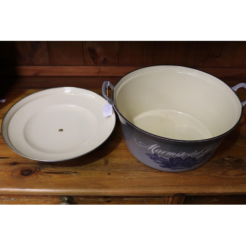 92 - French Le Creuset lidded pot, total approx 21cm H x 39cm W x 35cm D