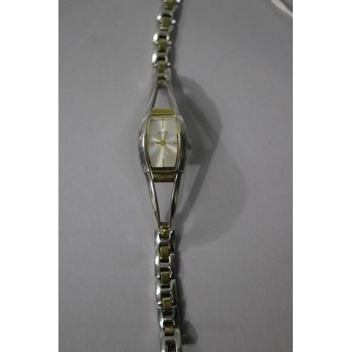 789 - Guess 170562L1 bracelet wrist watch, two tone gold plated, unknown working order