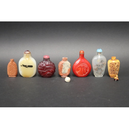 793 - Selection of Chinese snuff bottles, to include agate, reverse glass, ivory and glass, approx 9cm H a... 