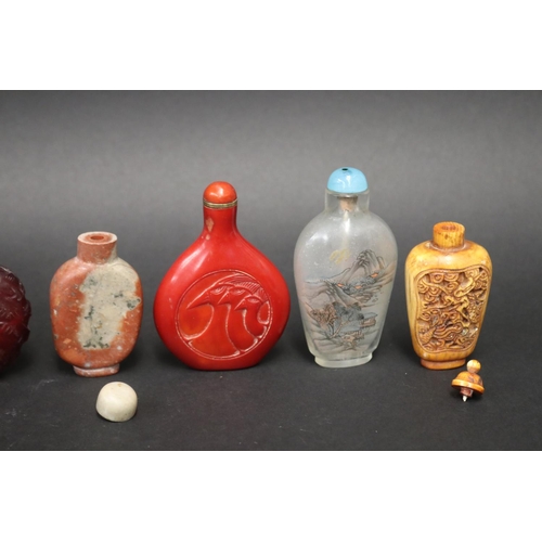 793 - Selection of Chinese snuff bottles, to include agate, reverse glass, ivory and glass, approx 9cm H a... 