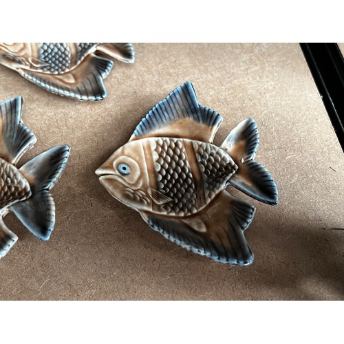 794 - Three Wade fish, each approx 8cm W x 10cm D (3)