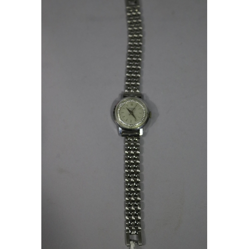 795 - Teriam 17 jewel wrist watch Brevete, unknown working order