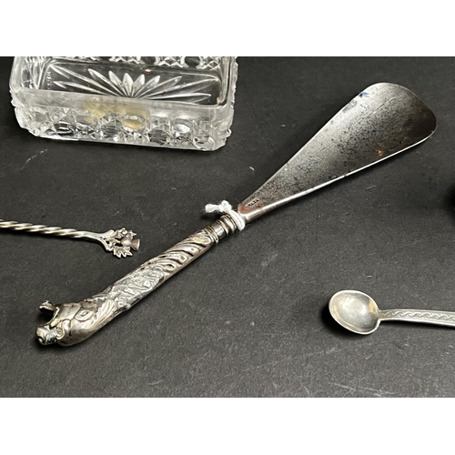 812 - Antique shoe horn, Silver Scottish thistle teaspoon, trinket box glass base and a Norwegian salt in ... 