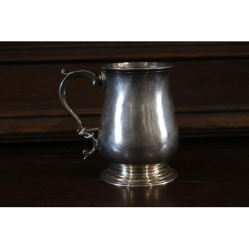 818 - Antique Victorian hallmarked sterling silver mug, marks for London 1846 - 1847, approx 9cm H and app... 