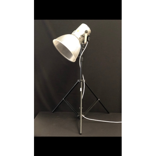 138 - Tripod lamp