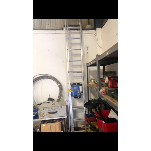 31 - Set of new alloy ladders