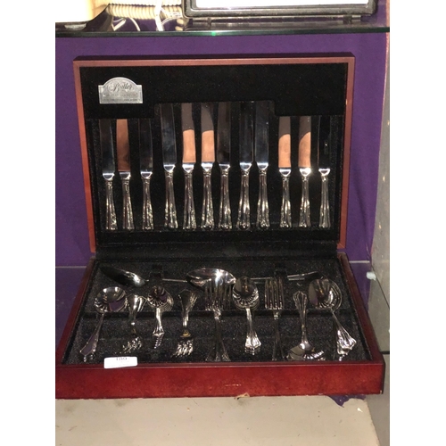 189 - Cutlery set in case