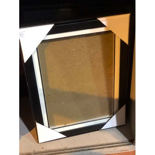 203 - 2 picture frames