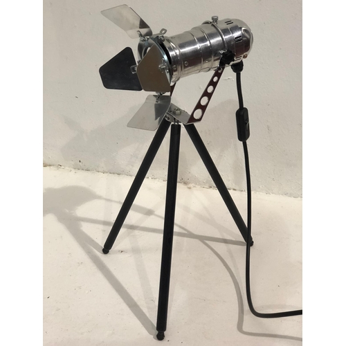 145 - Tripod lamp