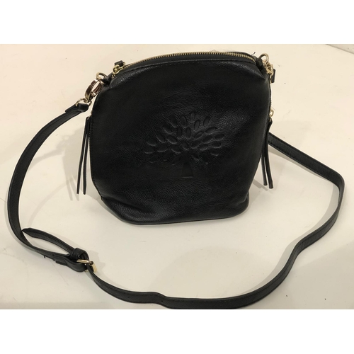 275 - Ladies leather handbag