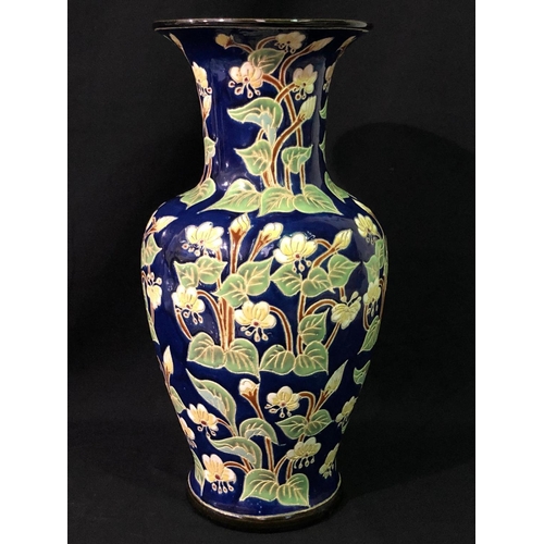 132 - Large pottery vase