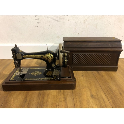 152 - Old sewing machine